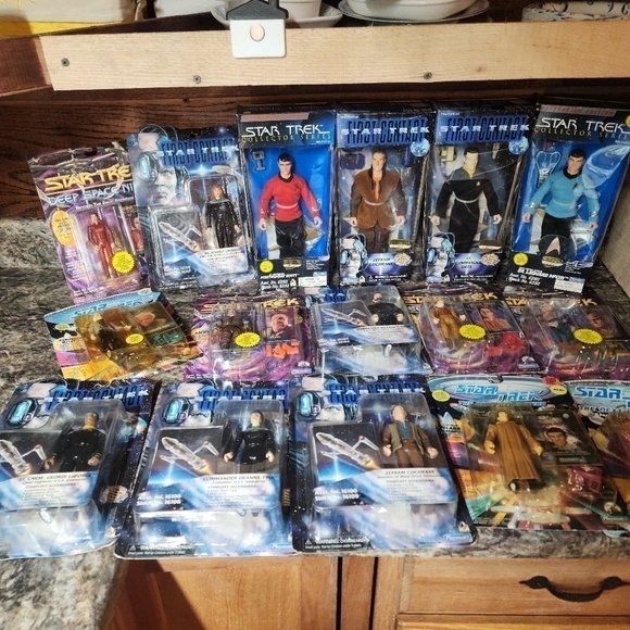 Example listing showing lot of 17 star trek figures New In  box. - Picture 1 of 12